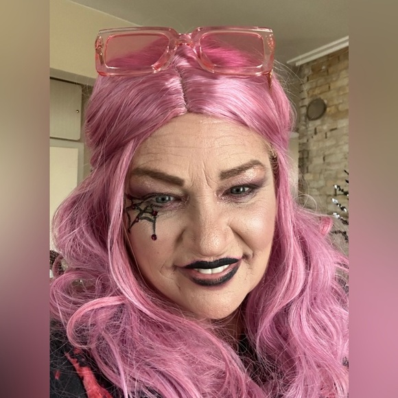 Pink Wig - Picture 4 of 5